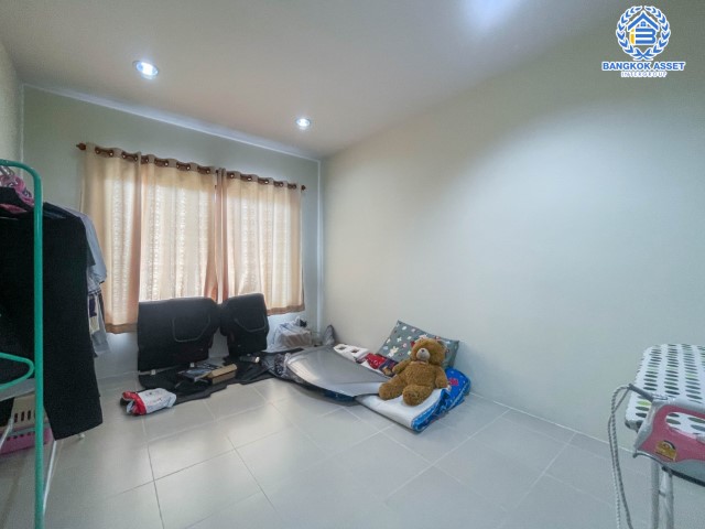 *****ทาวน์เฮ้าส์มือสองย่านสมุทรปราการ ม.วิเศษสุขนคร โครงการ16 ประชาอุทิศ90 เนื้อที่ 18 ตร.ว. ฟังก์ชัน 3 ห้องนอน 2 ห้องน้ำ 1 ที่จอดรถ แถมฟรี! 2 เครื่องปรับอากาศ บนทำเลแห่งการเดินทาง เชื่อมต่อถ.ประชาอุทิศ, ถ.กาญนาภิเษก, ถ.ครุใน จองเลย!